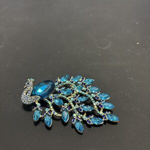 Large Blue Crystal Peacock Brooch Pin Pendant Gold Tone Rhinestone Bird Jewelry